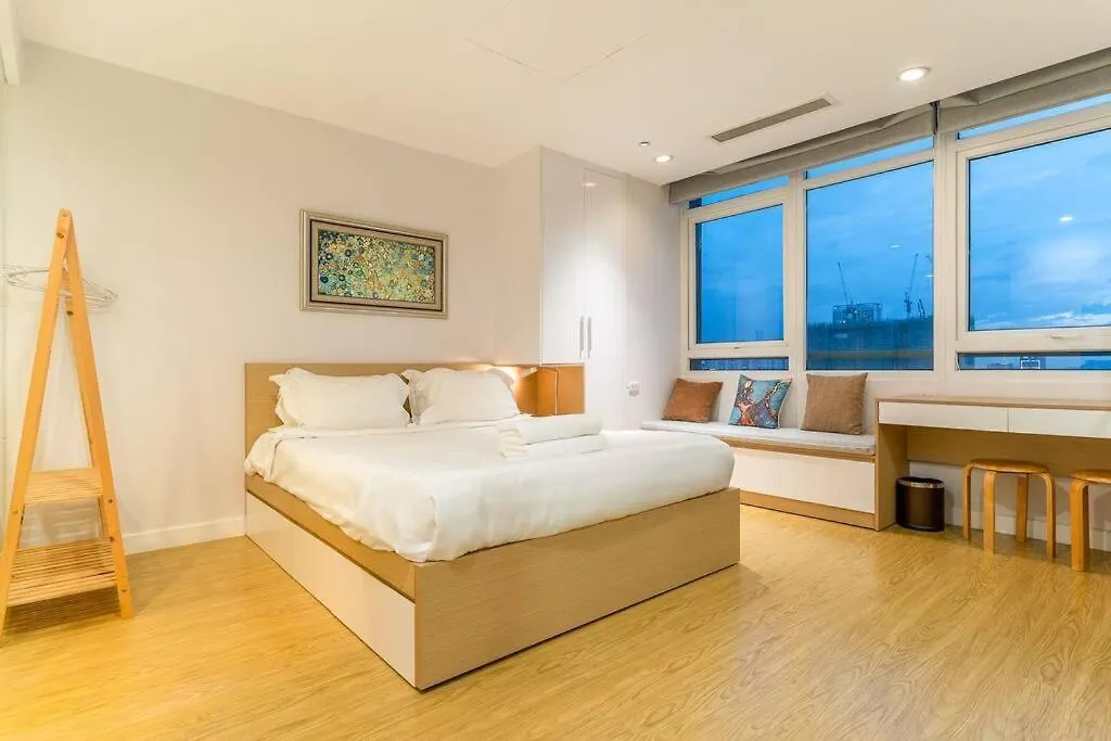 Apartment The Rixx Stylish In D1 At Ben Thanh With Netflix Pool Bathtub Ho Chi Minh City