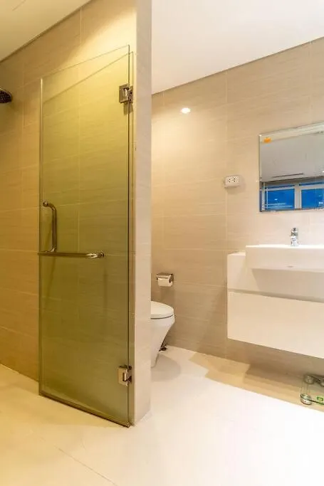 The Rixx Stylish In D1 At Ben Thanh With Netflix Pool Bathtub Ho Chi Minh City 0*,
