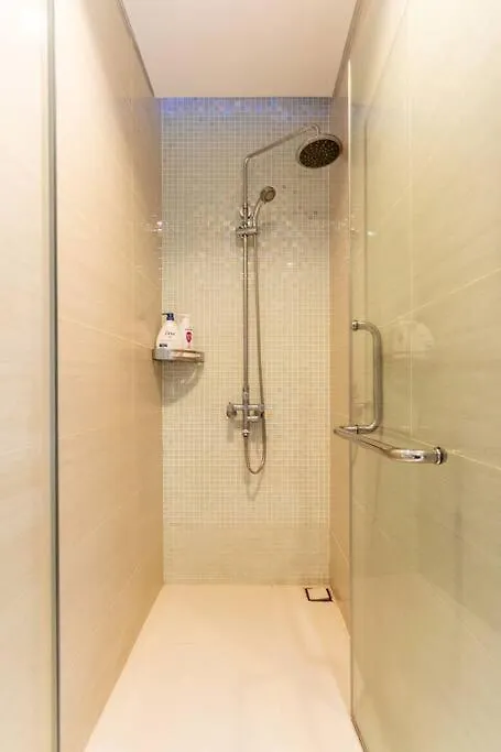 The Rixx Stylish In D1 At Ben Thanh With Netflix Pool Bathtub Ho Chi Minh City