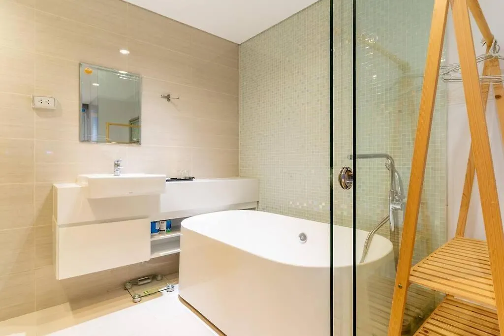 Apartment The Rixx Stylish In D1 At Ben Thanh With Netflix Pool Bathtub Ho Chi Minh City Vietnam
