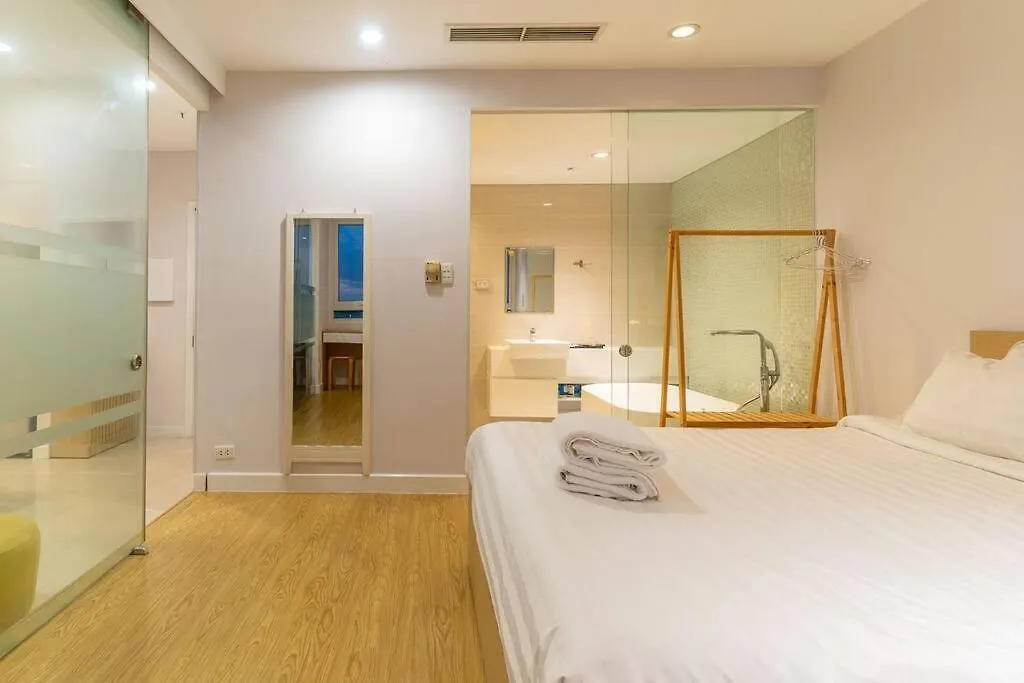 Apartment The Rixx Stylish In D1 At Ben Thanh With Netflix Pool Bathtub Ho Chi Minh City